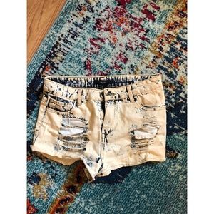 Cute ripped denim shorts